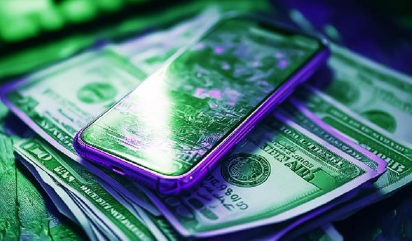 Scammers Wipe Out Bank Account of Disabled Woman After Receiving iPhone Notification: Report
