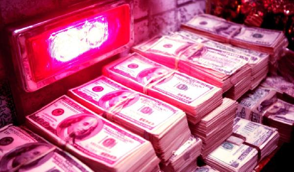 JPMorgan Chase Warns De-Dollarization Underway As Central Banks Ditch USD, Aggressively Stockpile Gold