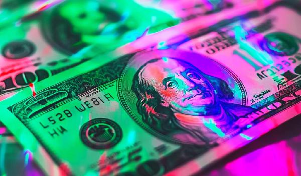 Bank Insider Reportedly Forges Names and Fills Out Fake Withdrawal Slips, Drains $75,000 From Accounts of Eight Customers