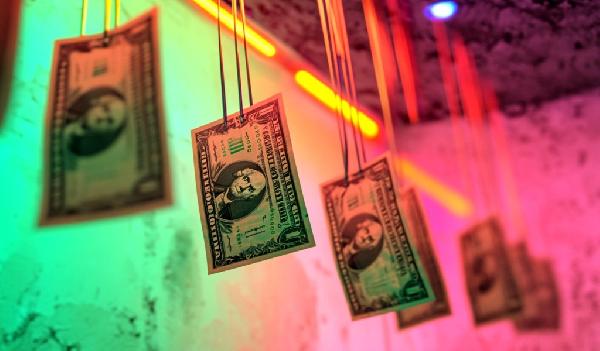 US Dollar Now Effectively Replaced As World’s Reserve Currency by This Asset, According to Black Swan Author Nassim Taleb