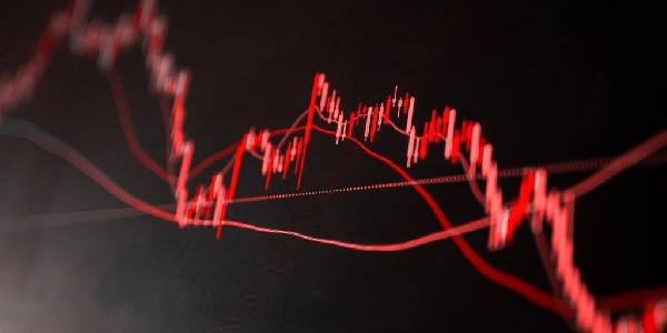 XRP, Solana, and Dogecoin Slide as Crypto Market Contracts by 5