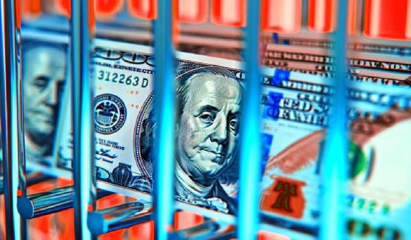 Woman Receives $501,450,311 in Bank Account, Tells Authorities She Doesn’t Know Where It Came From – Now She’s Facing Prison: Report